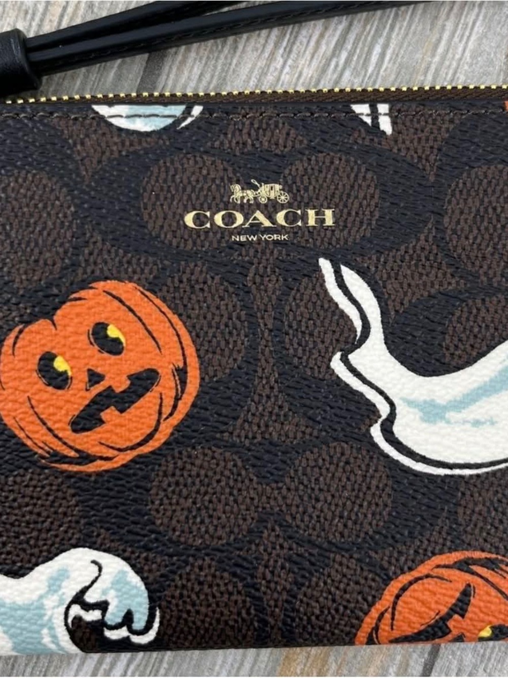 Coach Corner Zip Wristlet With Halloween Print Bag Wallet Purse - Picture 2 of 6